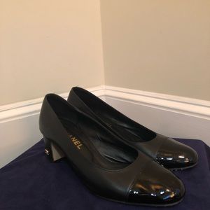 Leather Pumps with Patent Leather Toe